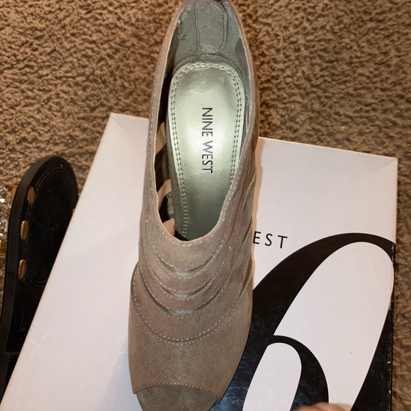 Heels - Picture 5 of 9